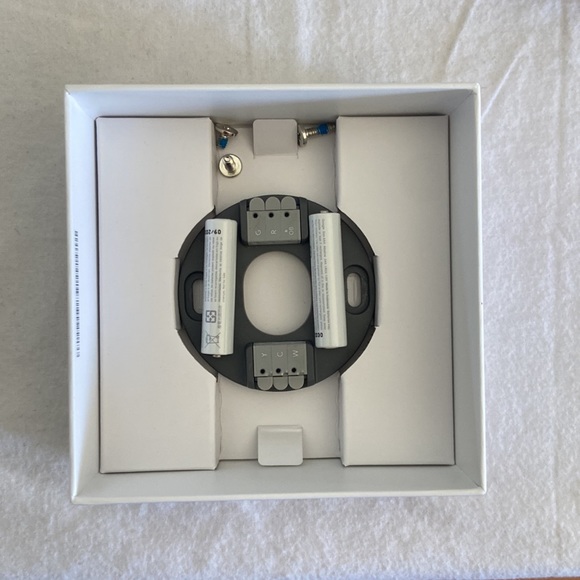 Google Nest Thermostat - Picture 6 of 13